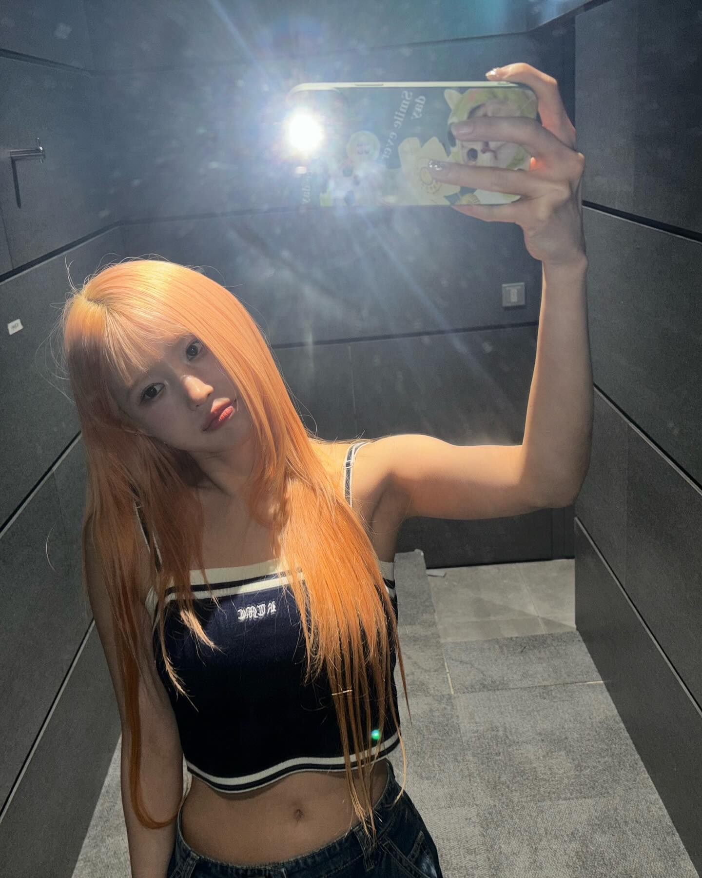 Fromis_Nine Song Ha-young crop thong tank top armpit selfie