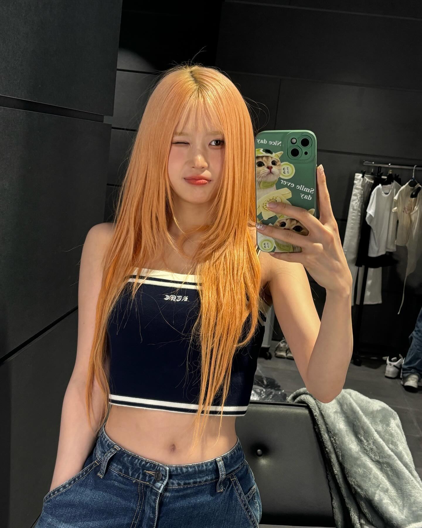 Fromis_Nine Song Ha-young crop thong tank top armpit selfie