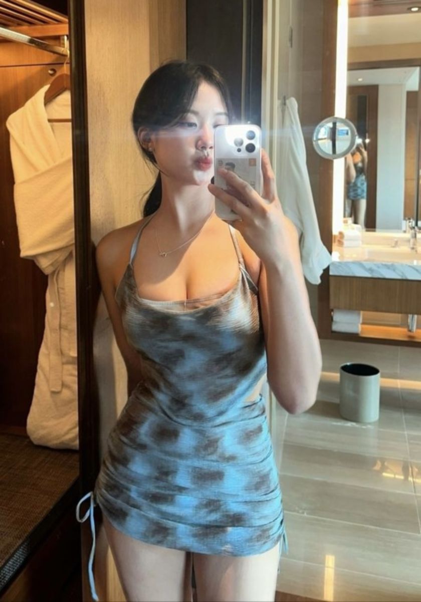 Lee Dong-guk's daughter Lee Jae-si has grown up well. Swimsuit fit revealed.jpg