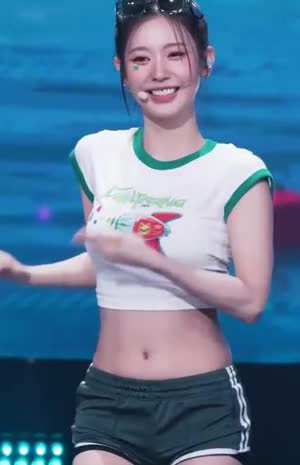 Girls Miyeon cool crop tee and green dolphin pants