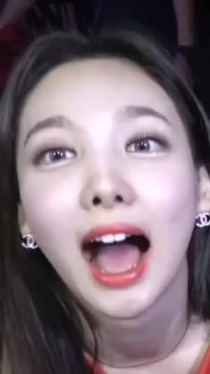 (SOUND)TWICE Nayeon’s clean tongue