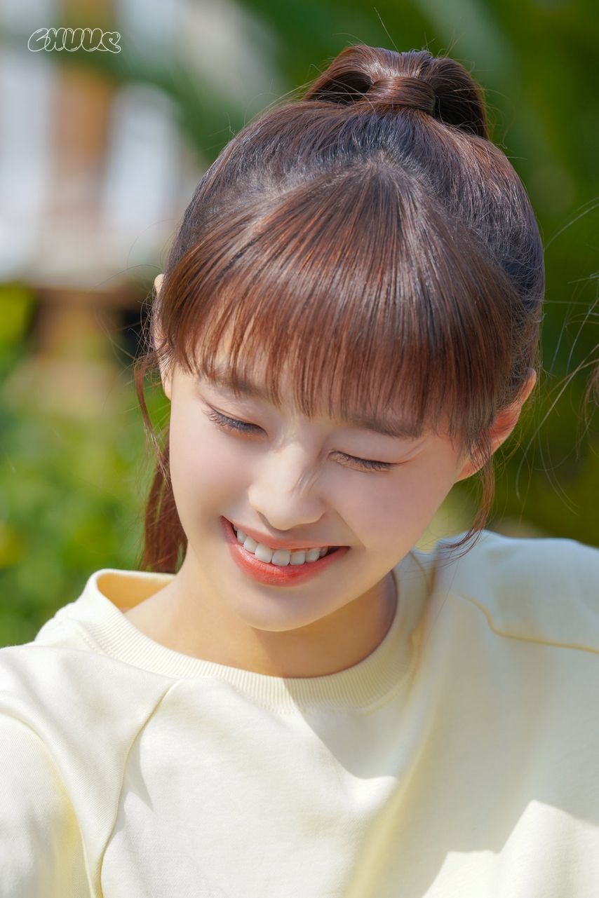 Small moments of happiness from Chuu