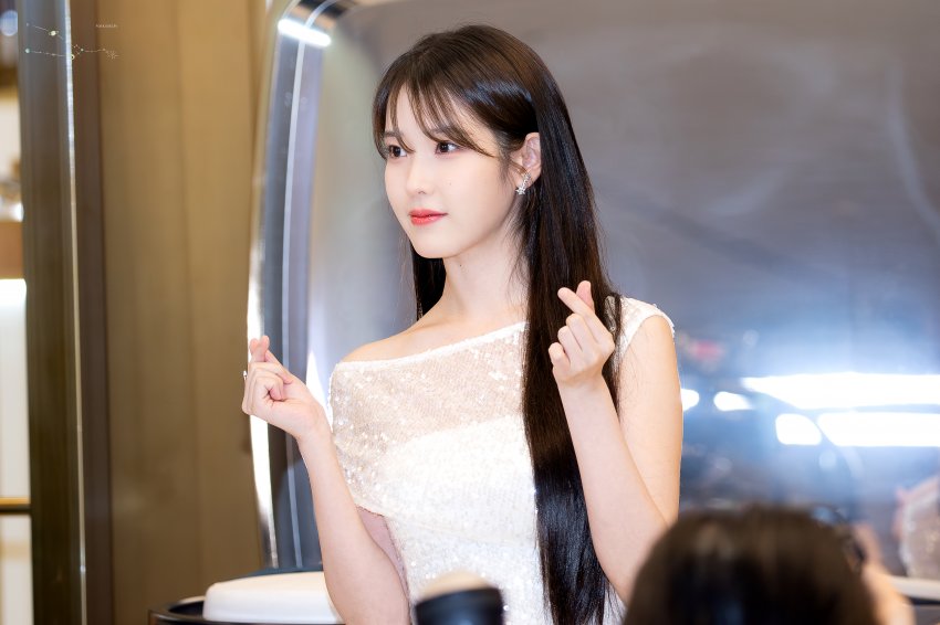 Special moments between IU and Estee Lauder