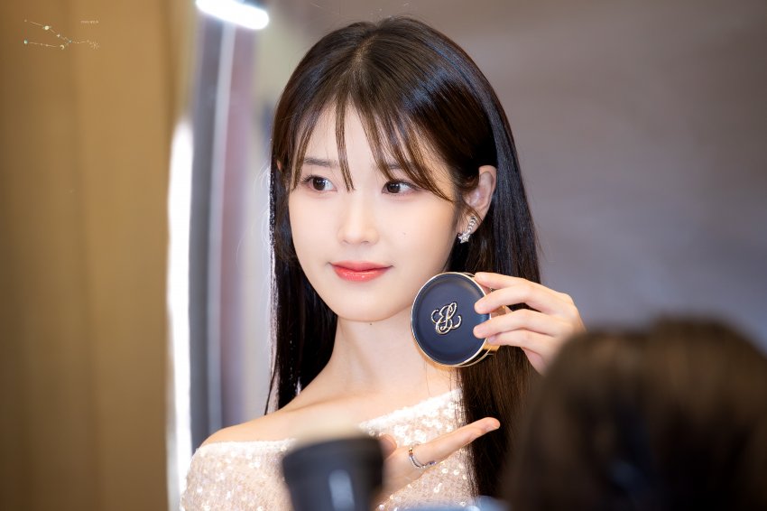 Special moments between IU and Estee Lauder