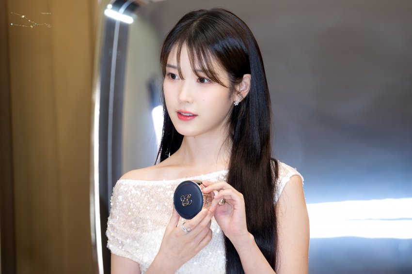 Special moments between IU and Estee Lauder