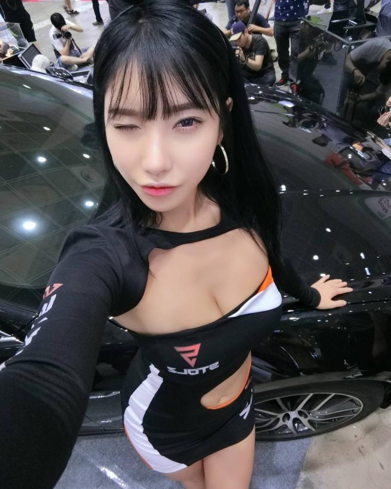 The story of Yun Cherry’s attractive racing model