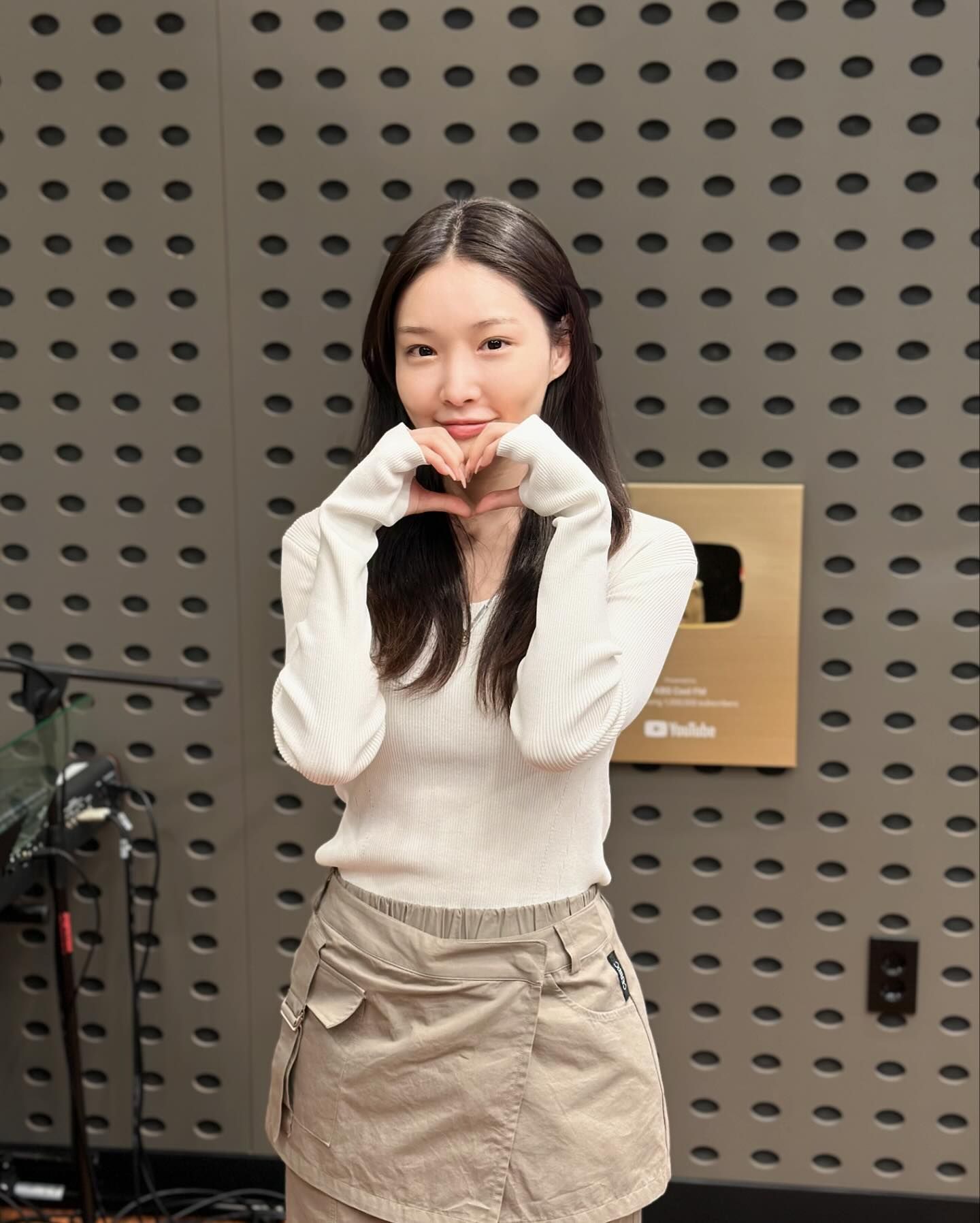 Chungha's charm explodes