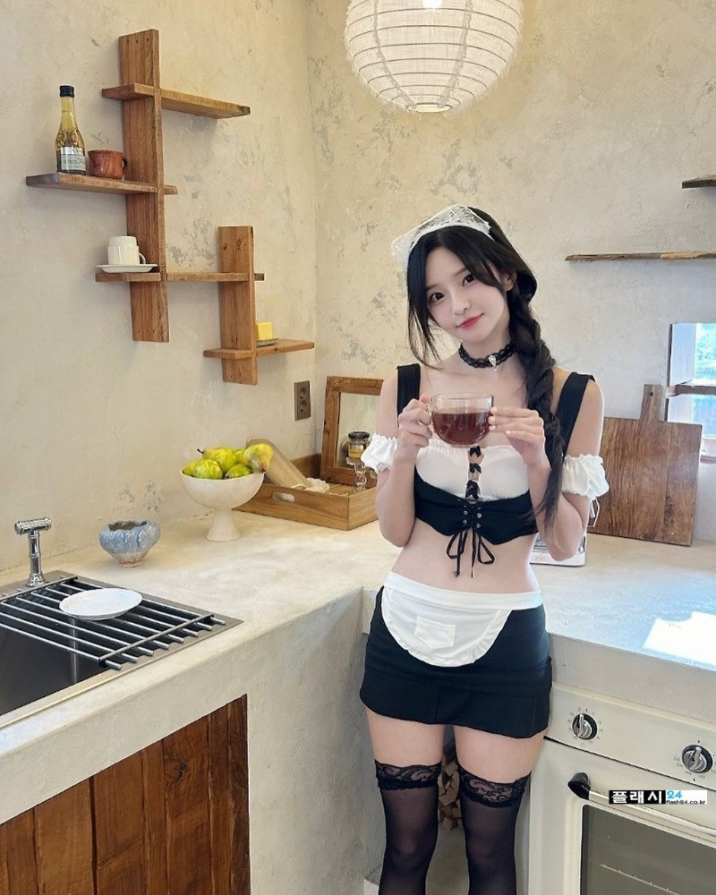 The secret daily life of attractive maid Park Min-jung