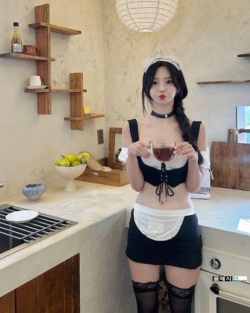 The secret daily life of attractive maid Park Min-jung