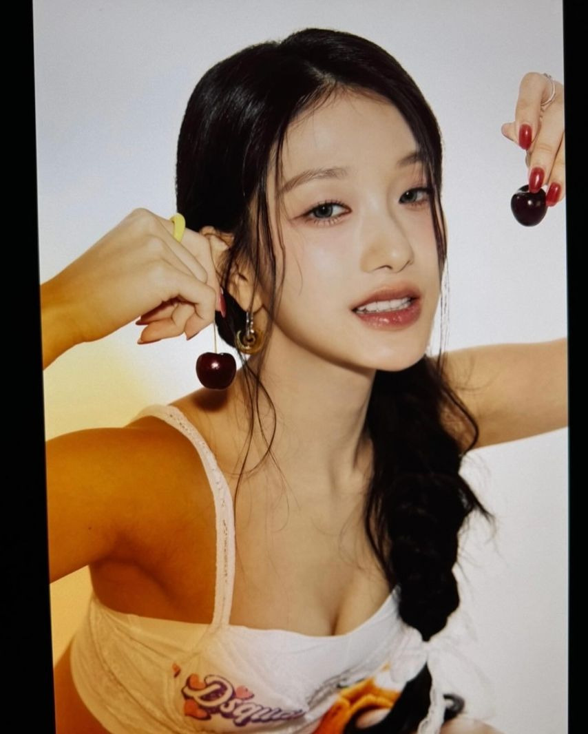 Seoyeon Lee's styling with a white lace bra top with subtle charm