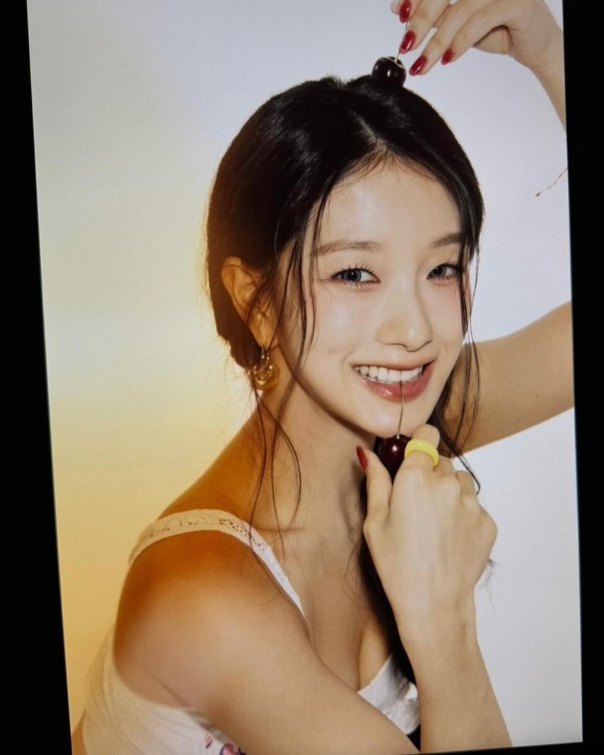 Seoyeon Lee's styling with a white lace bra top with subtle charm