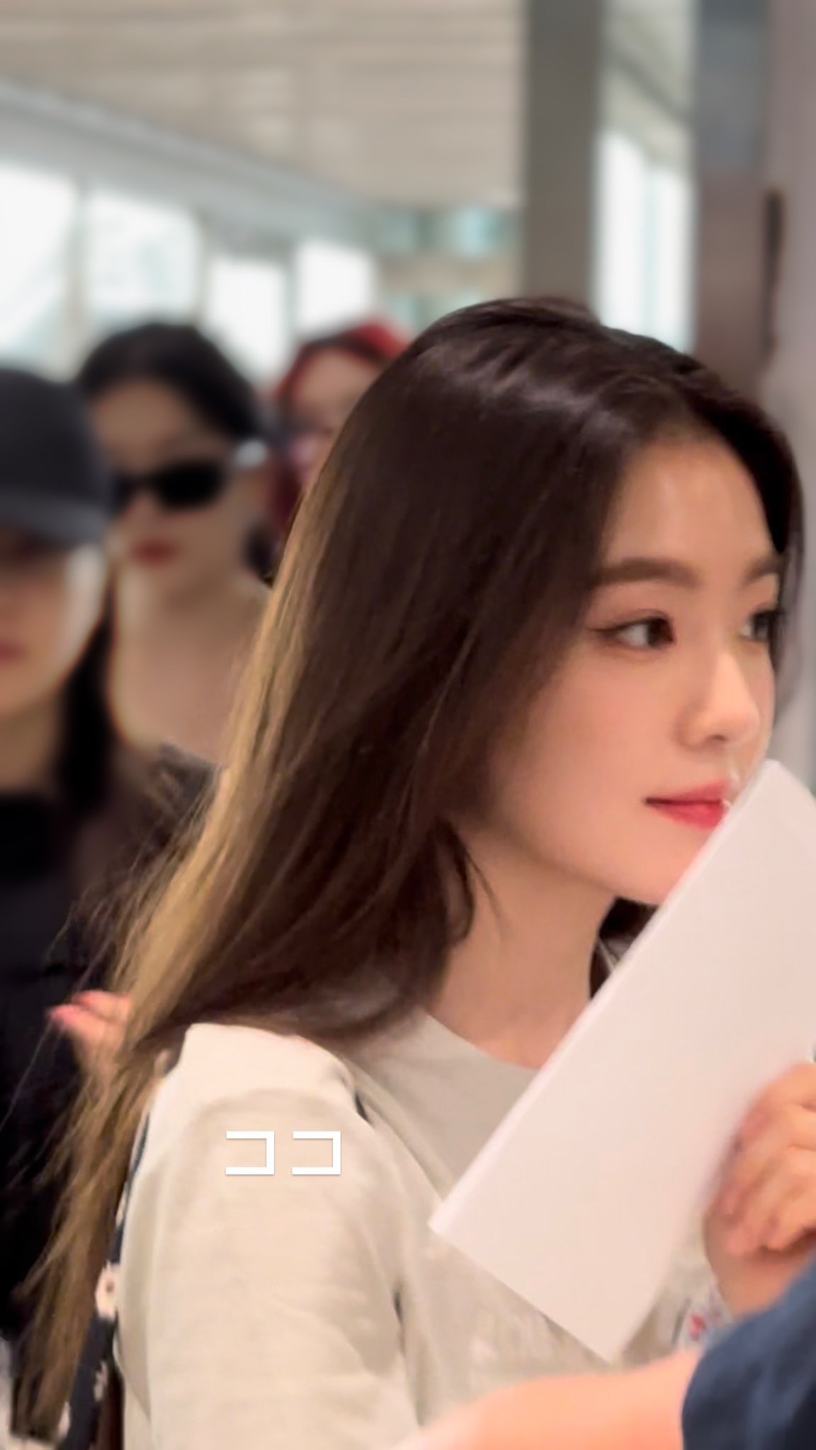 (SOUND)Red Velvet's Irene, whose buttocks are dizzyingly exposed in a denim short that is shorter than her underpants