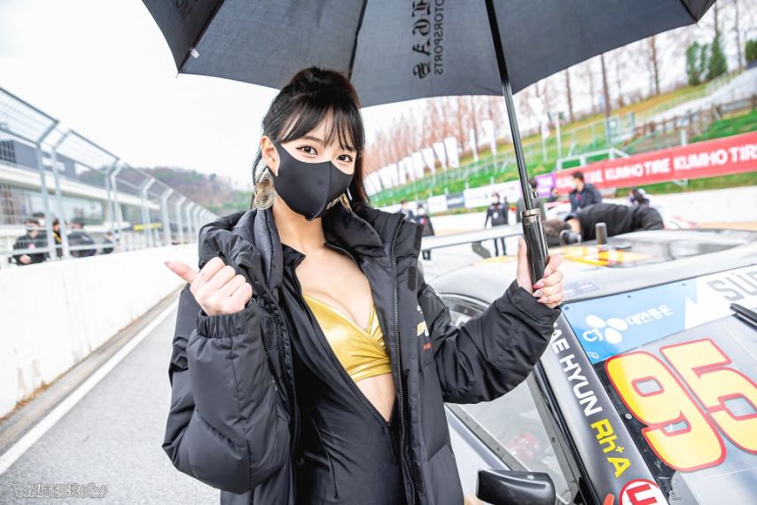 Racing model Lee Sia