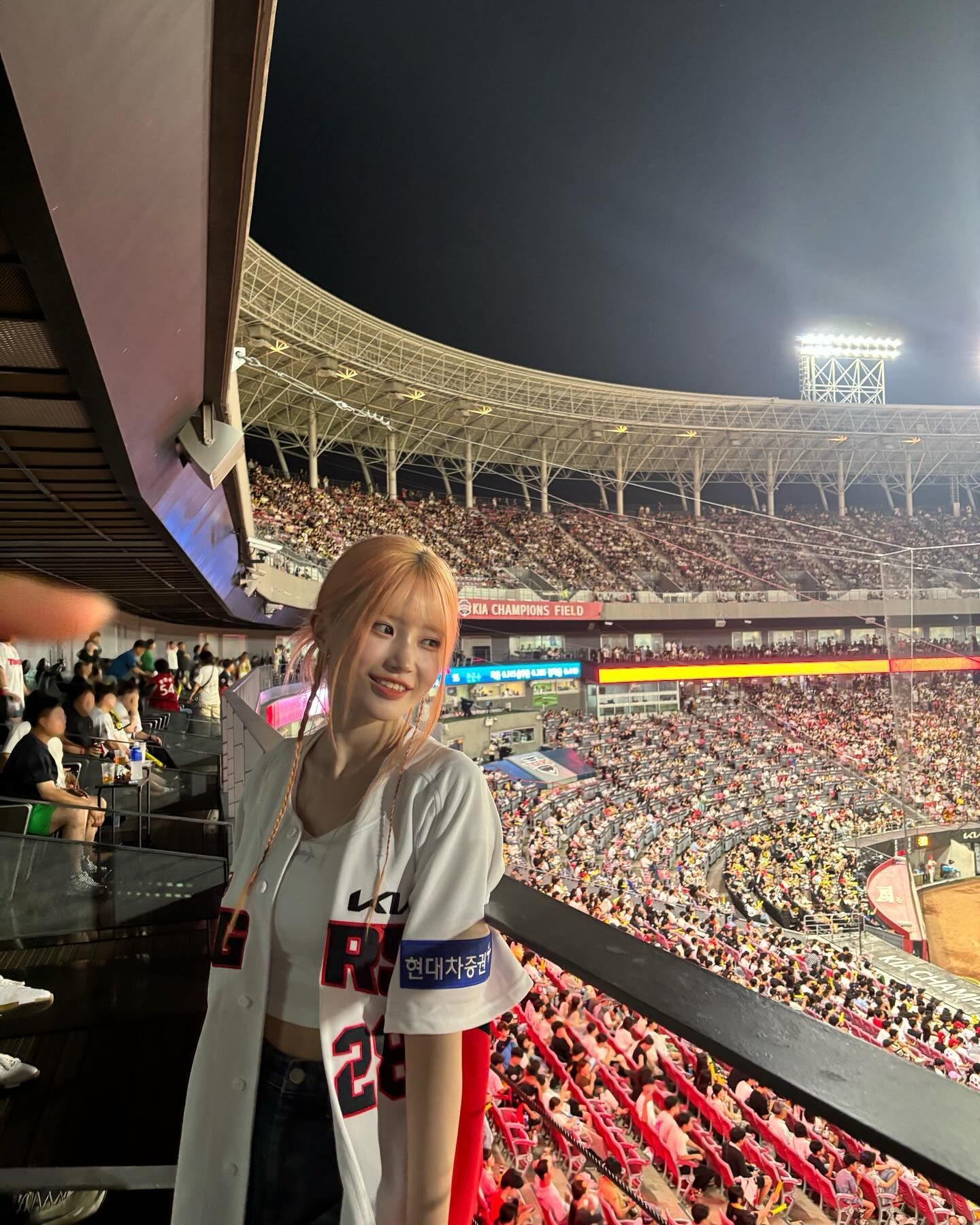 Song Ha-young ceremonial pitch