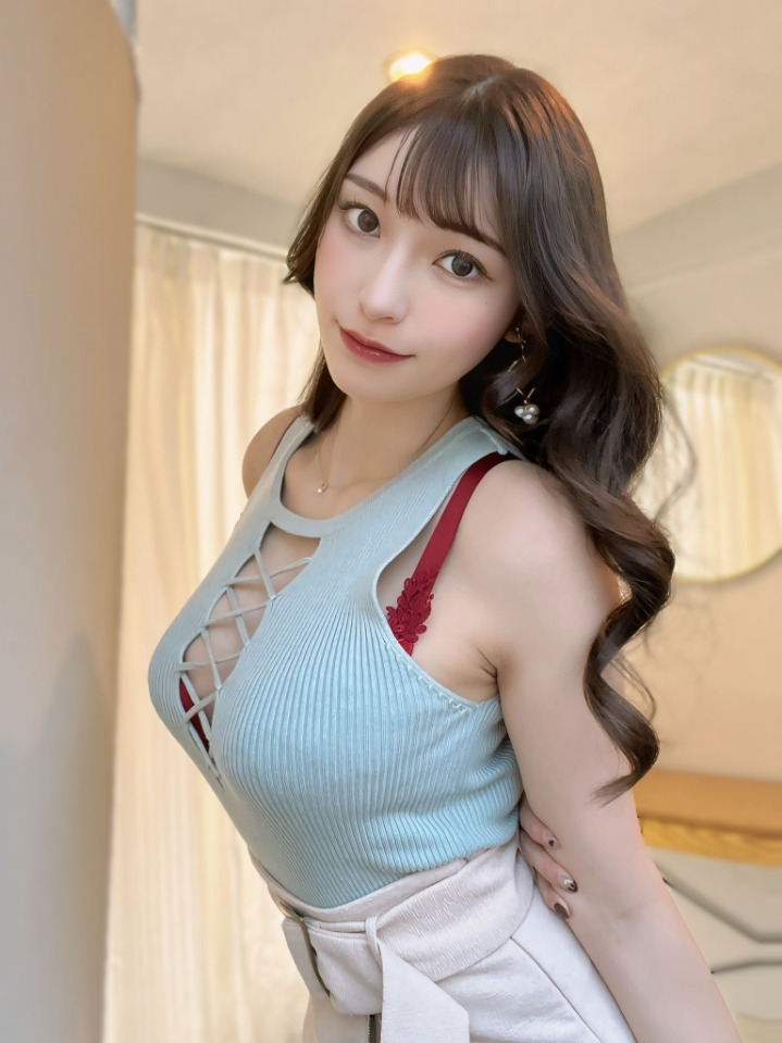 August's new legend is an AV actress with a perfect body and really pretty breasts.