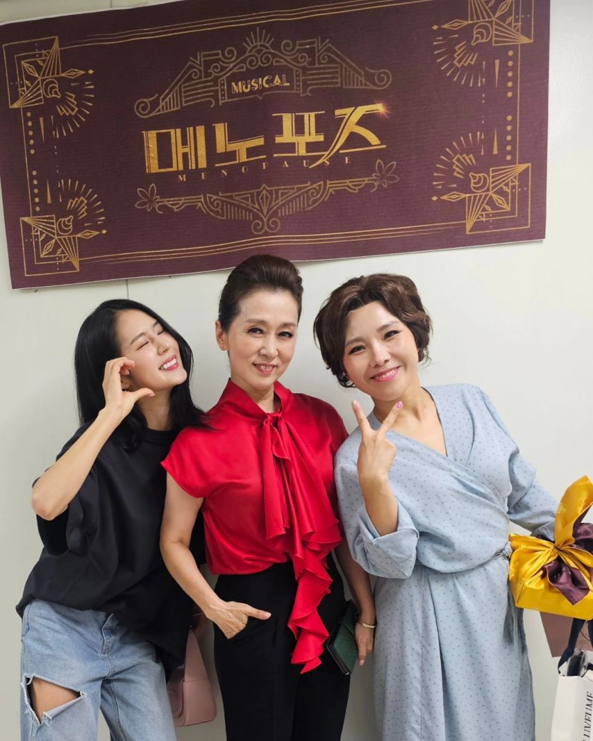 Park Ki-ryang, Moon Hye-jin, Ahn Hye-ji with Shin Bong-seon and Moon Hee-kyung