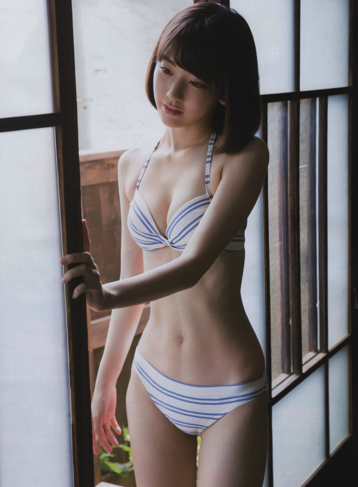 Seraphim Sakura's gravure lingerie cleavage during her Japanese activities