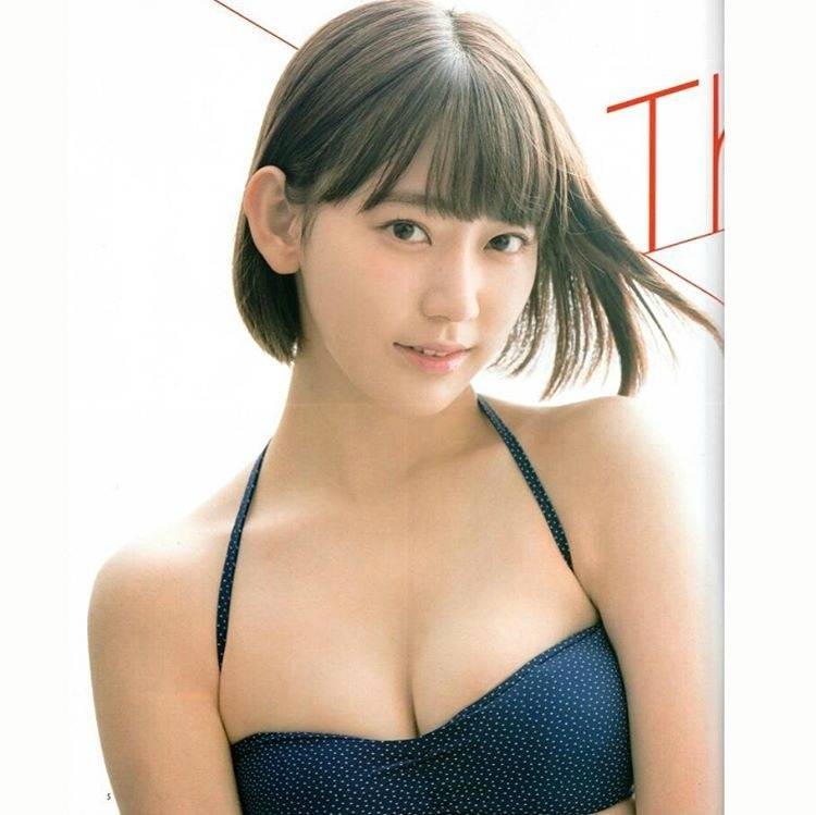 Seraphim Sakura's gravure lingerie cleavage during her Japanese activities