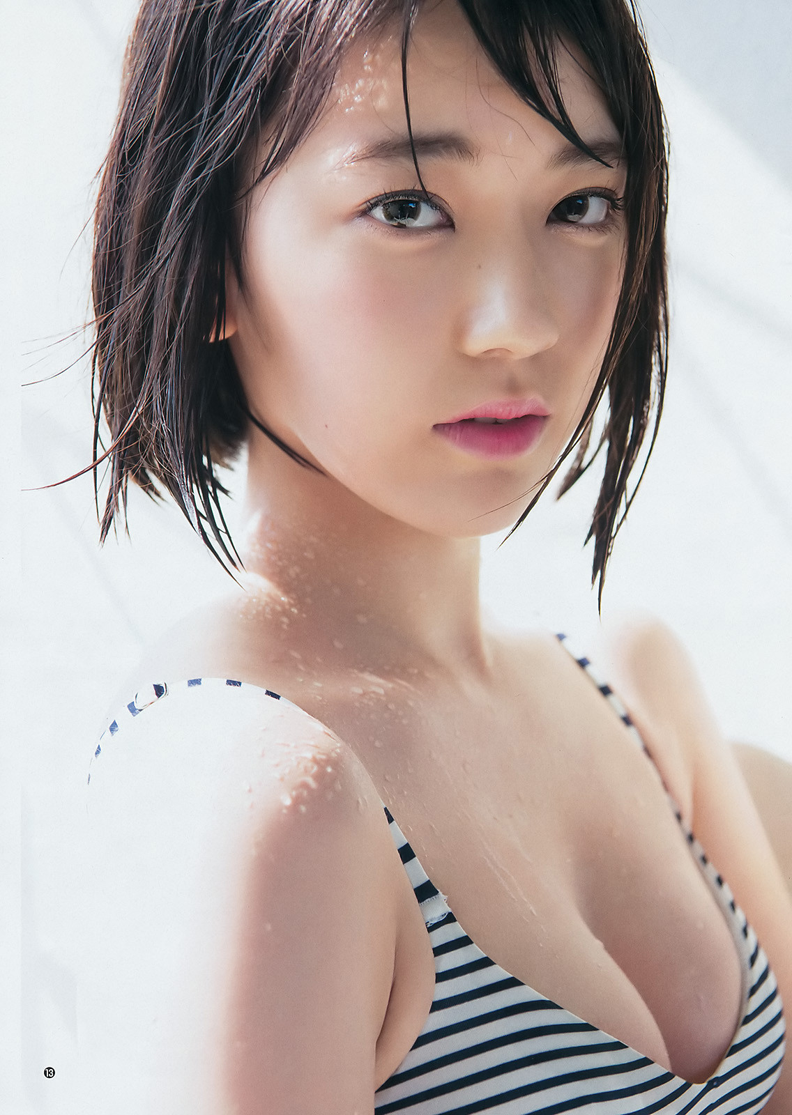 Seraphim Sakura's gravure lingerie cleavage during her Japanese activities