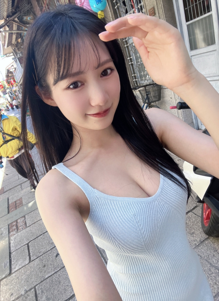 A Japanese older sister who is said to be the next talented person to succeed Yua Mikami.