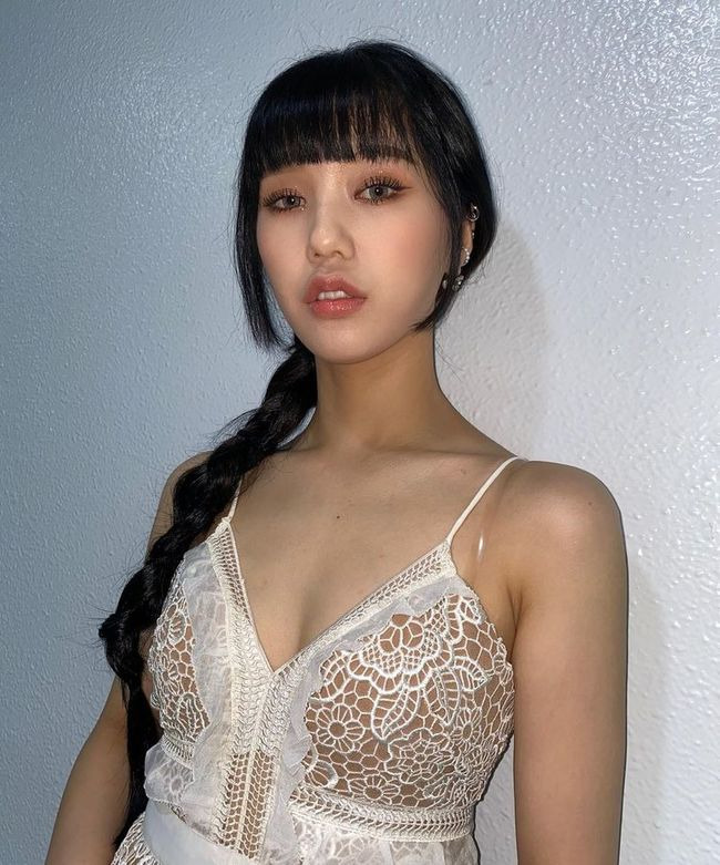 Mimi Oh My Girl see-through white tank top