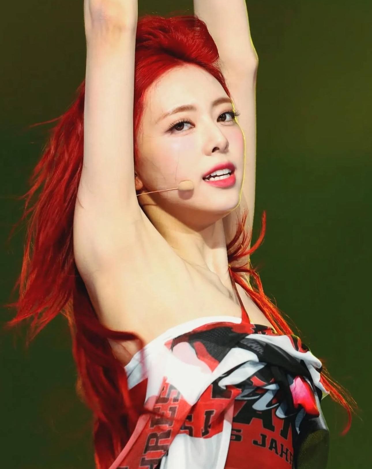 ITZY Yuna red hair off-soldier armpits