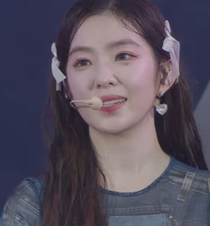 Red Velvet's Irene, sweating and getting caught in the rain