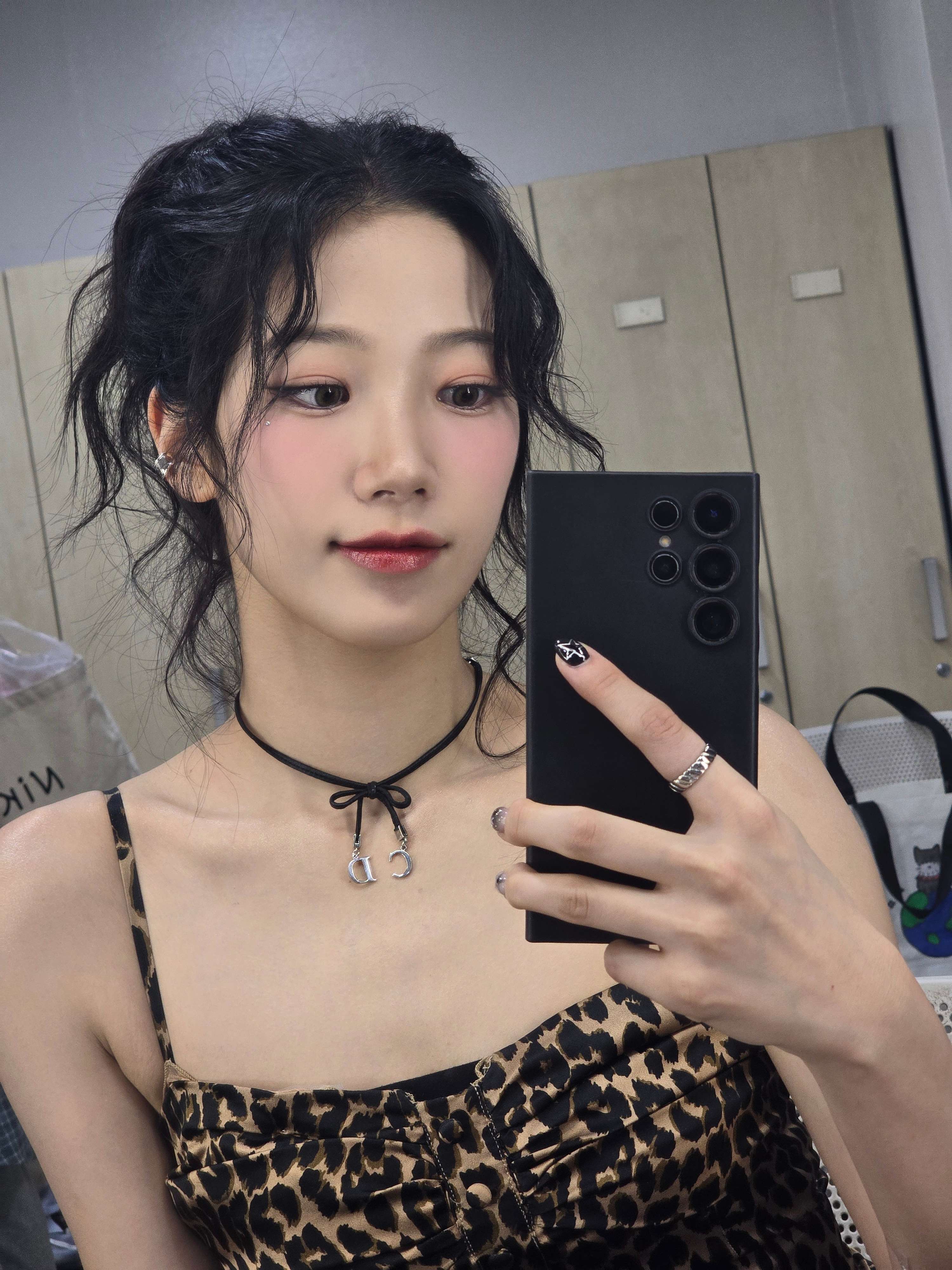 Le Seraphim Kazuha's smooth armpits wearing a leopard print tank top lingerie look