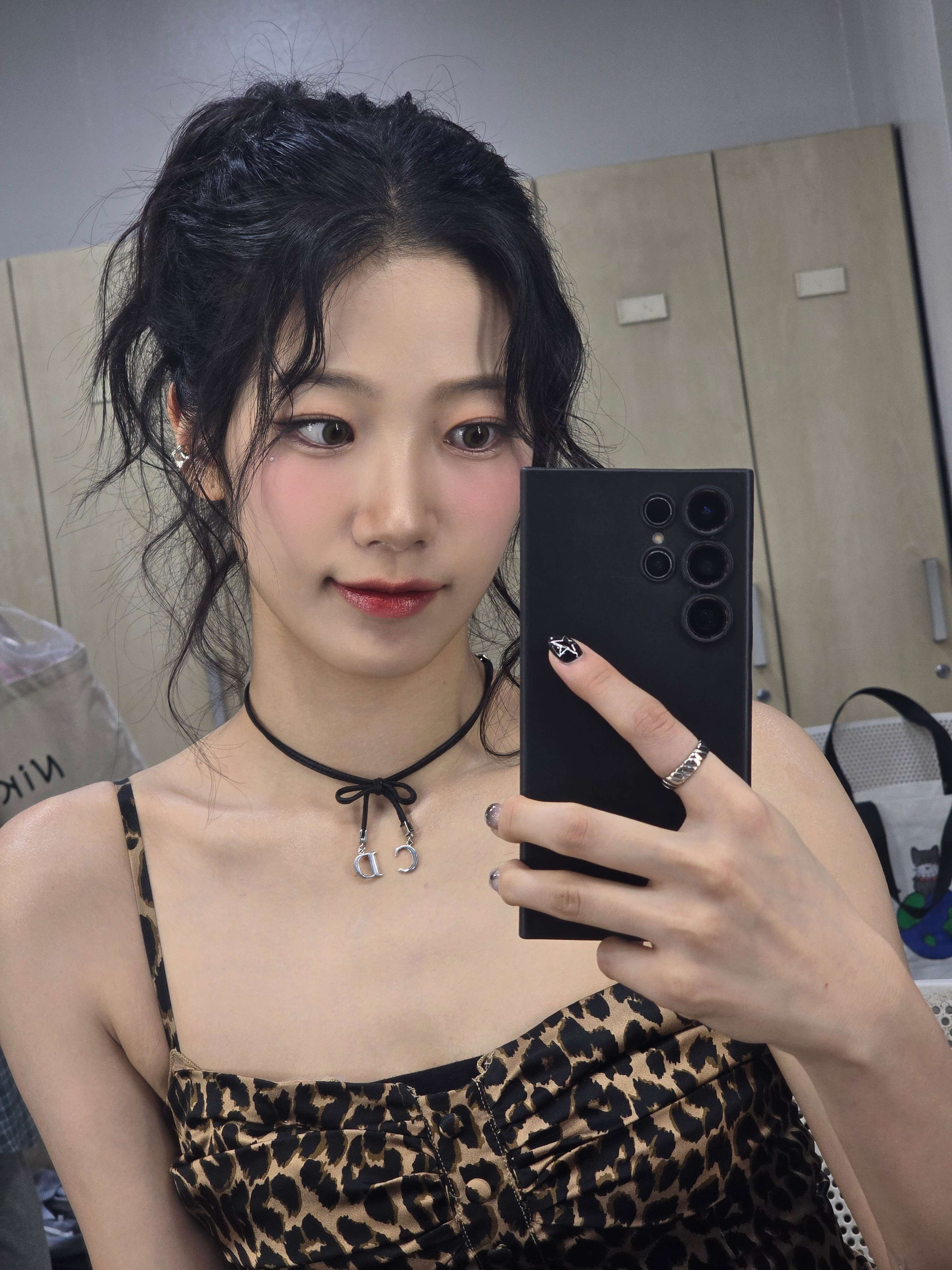 Le Seraphim Kazuha's smooth armpits wearing a leopard print tank top lingerie look