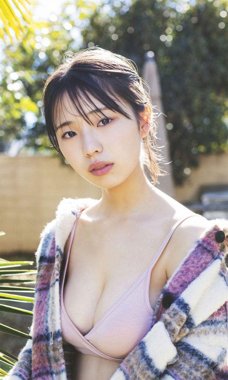 Hina Kikuchi bra panties pictorial cleavage