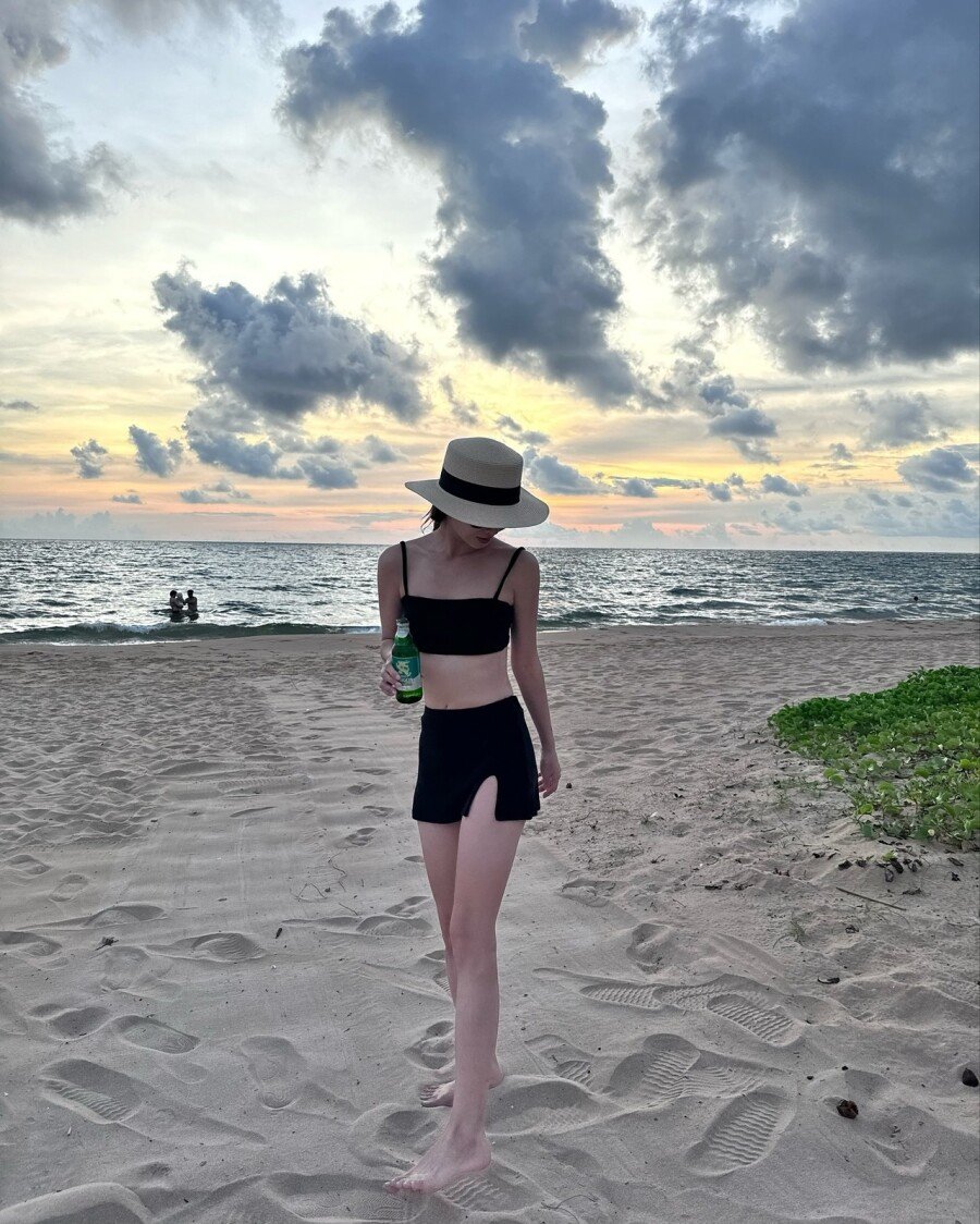 Actress Jo Yi-hyun's swimsuit body jpg