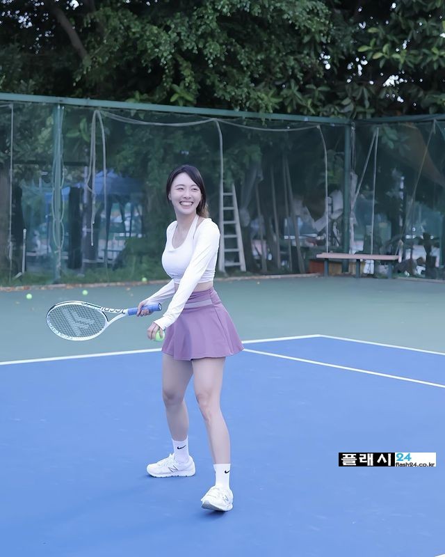 Taiwanese version of Kim Yi-seo cheerleader