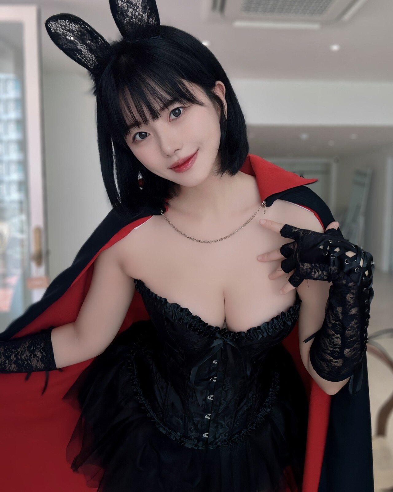 Black corset ballerina look cosplay costume short hair Naridong cleavage