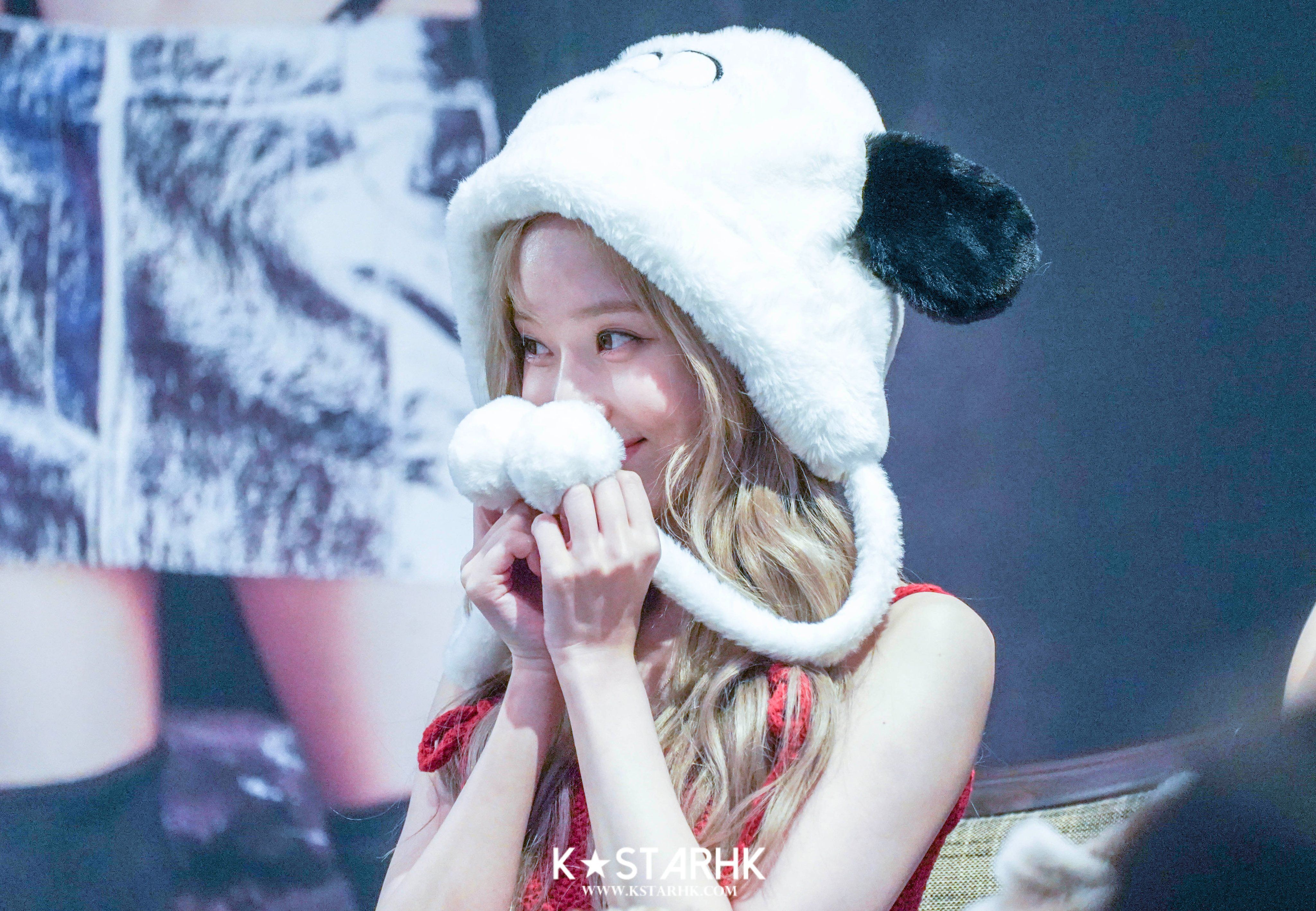 Winter fan signing event