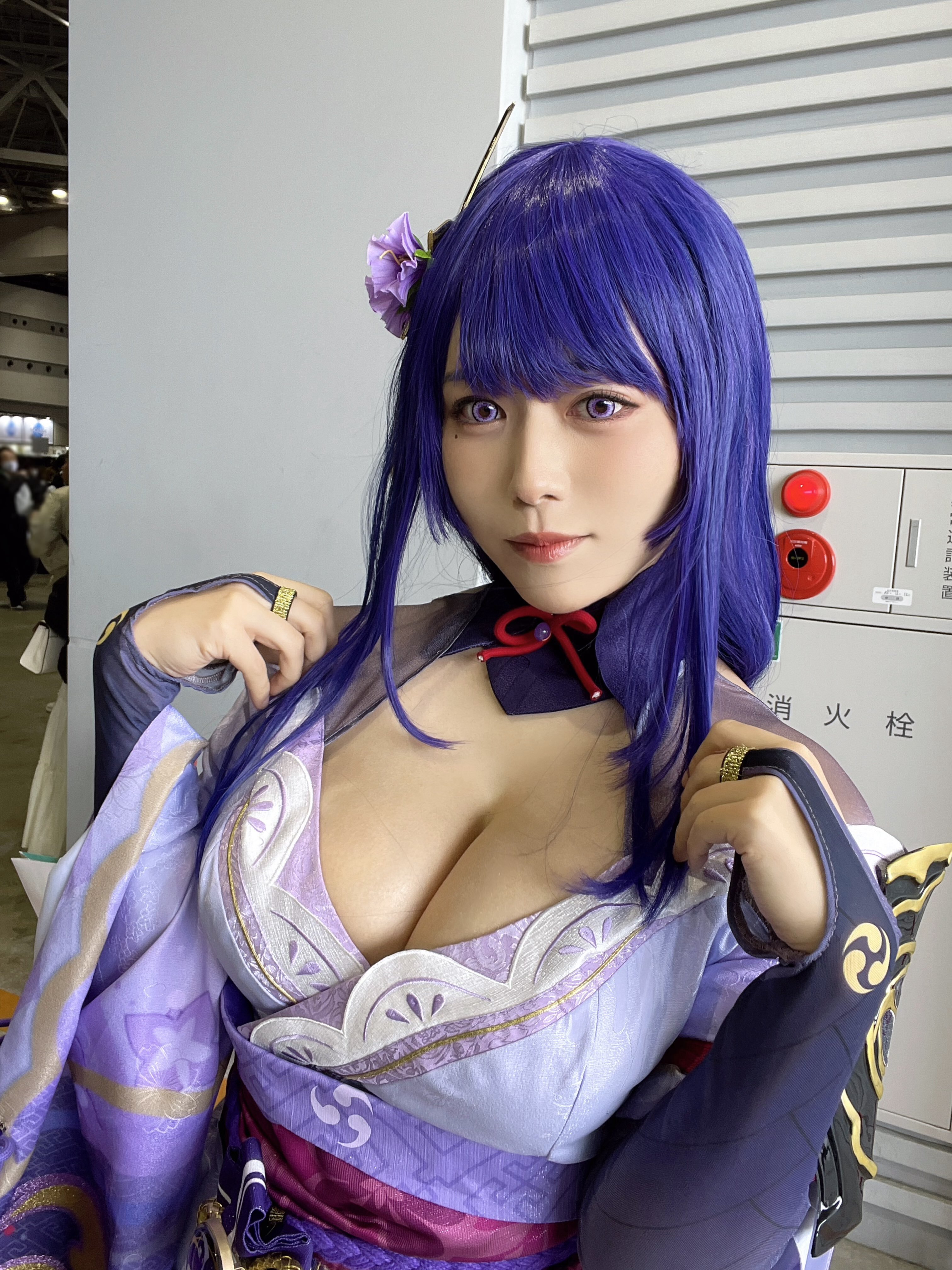 Japanese YouTuber Umi Shinonome goes to Comiket