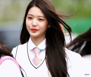 Knowing Brothers Ive Jang Won-young in school uniform on the way to work