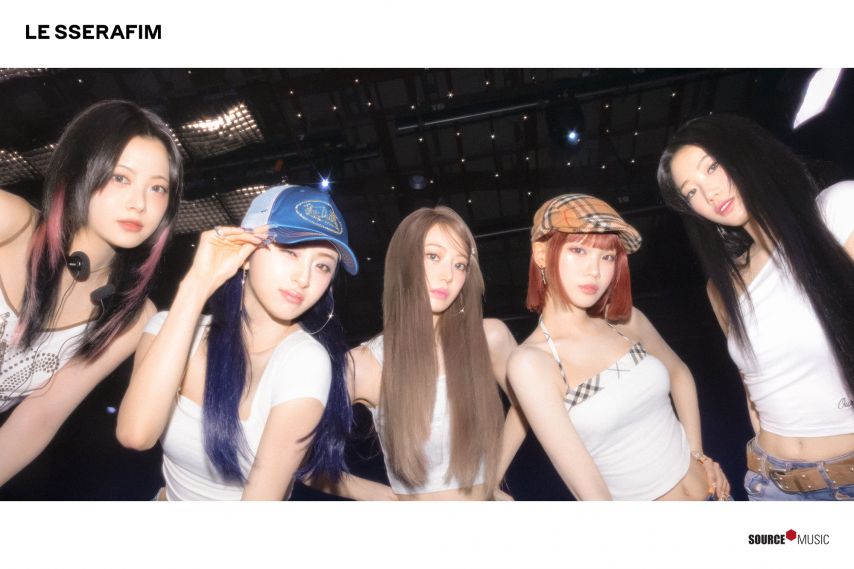 Le Seraphim ‘CRAZY’ MV Photo Sketch (Twinkle Ver.)