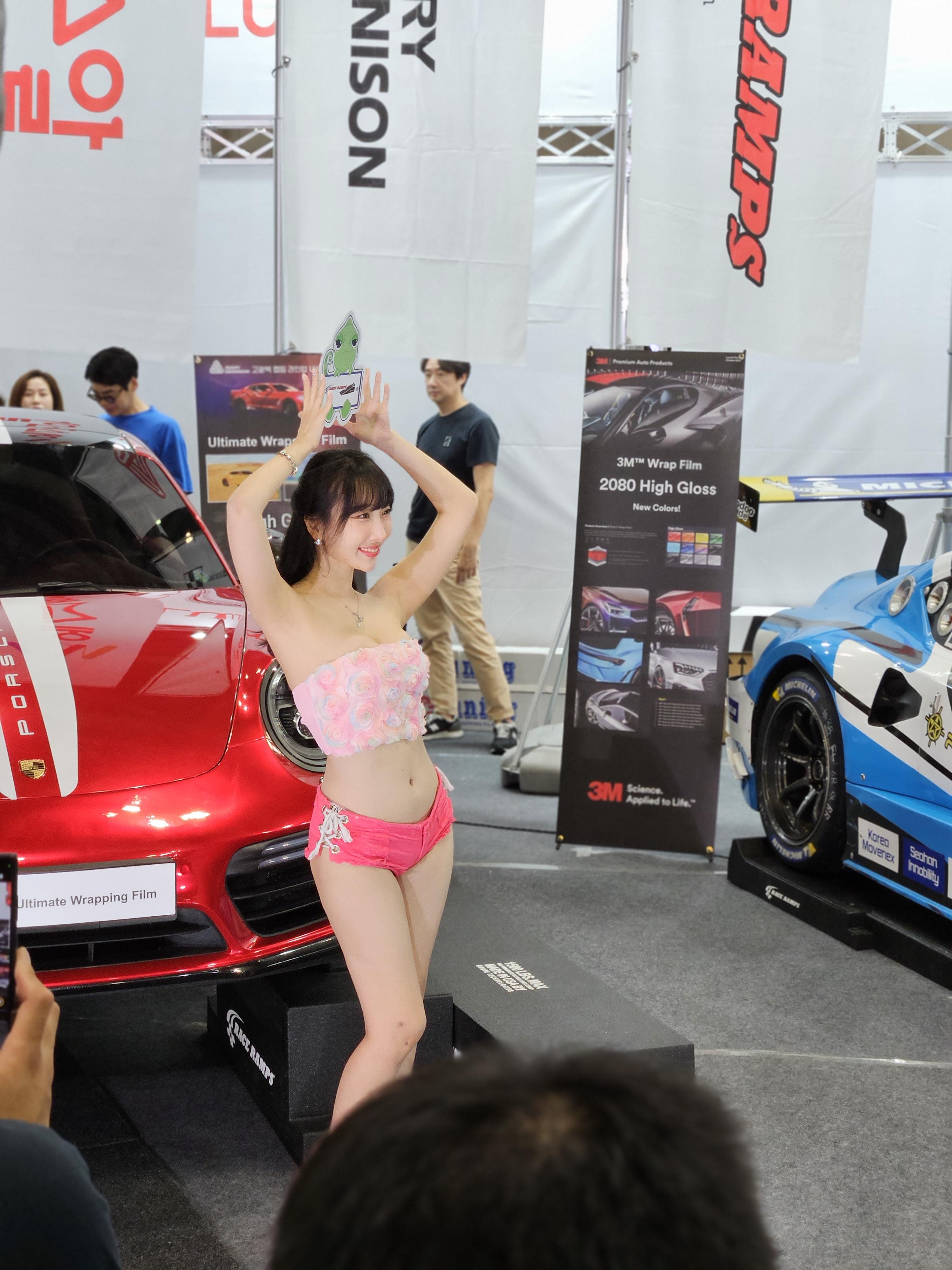 The racing girls I saw at the exhibition today