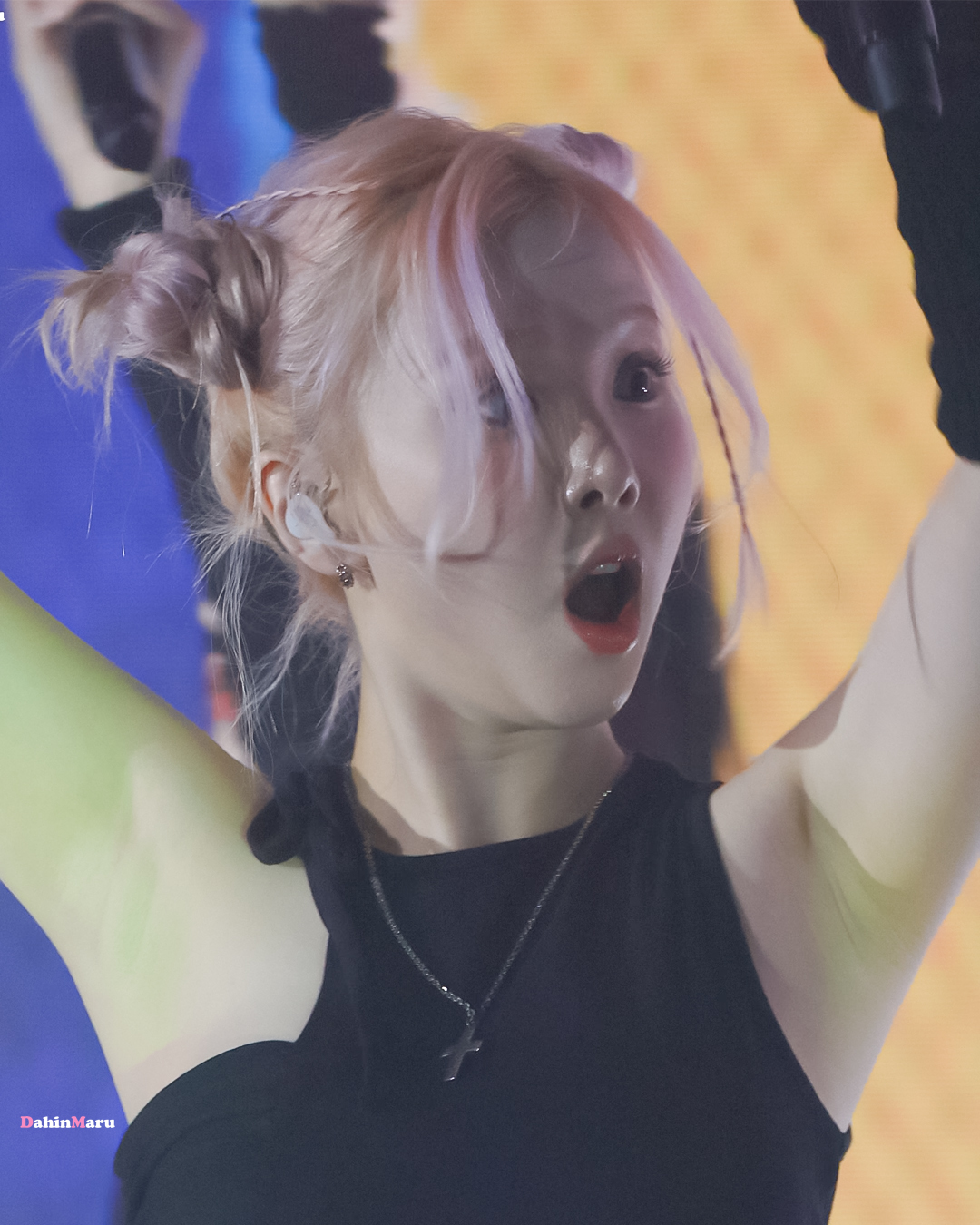 BBJ Eunha armpit texture upper cleavage