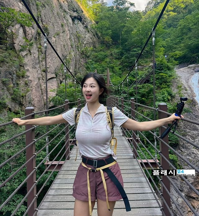 ㅇㅎ) Ji-ri is a mountain climbing sister