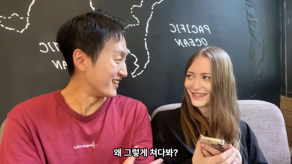 A Korean travel YouTuber met a beautiful Russian woman.