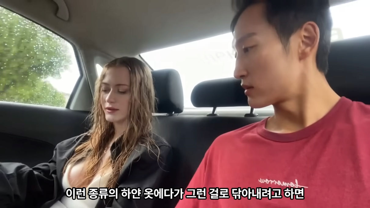 A Korean travel YouTuber met a beautiful Russian woman.