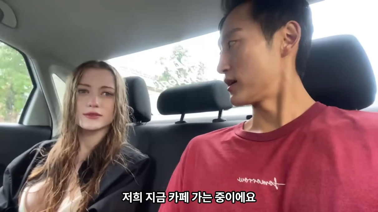 A Korean travel YouTuber met a beautiful Russian woman.