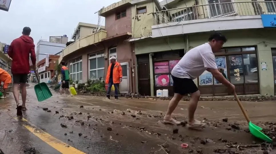 Bicycle travel YouTuber who went to Ulleungdo and was featured in the newspaper