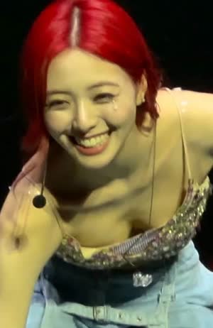 It's Yuna's cleavage that flutters when she runs with her head down