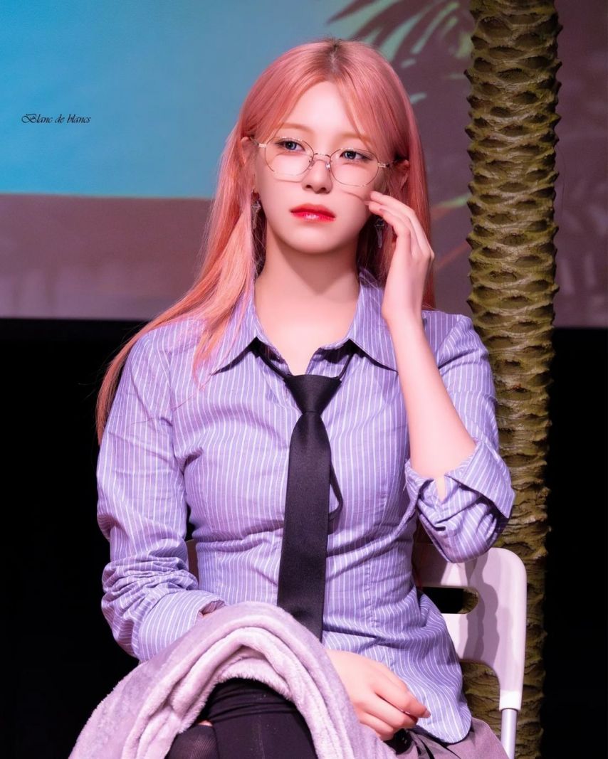 Fromis_Nine Baek Ji-heon