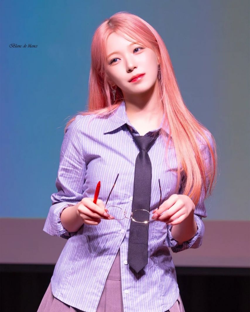 Fromis_Nine Baek Ji-heon