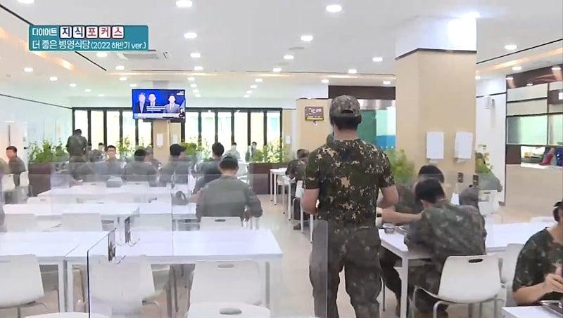 Soldiers' cafeteria these days makes me want to re-enlist.jpg