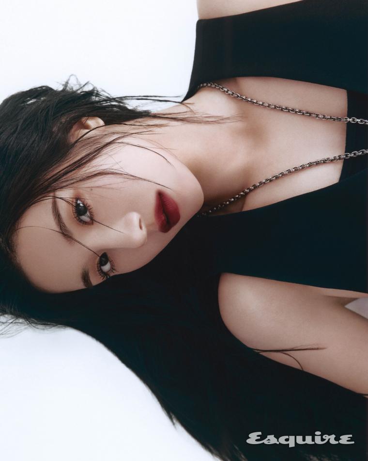 Eunbi Kwon, Esquire’s unconventional pictorial, bold fashion