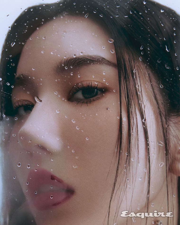 Eunbi Kwon, Esquire’s unconventional pictorial, bold fashion